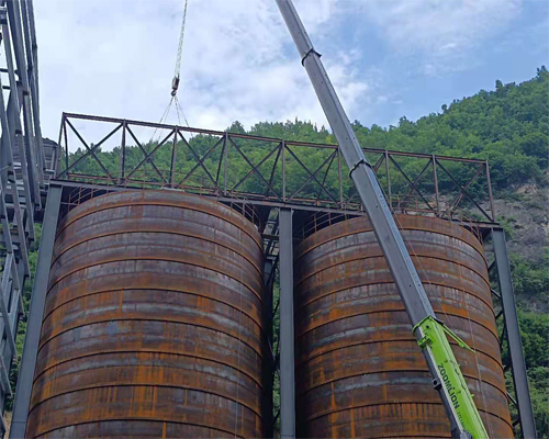 雙鴨山骨料鋼板倉項目工地